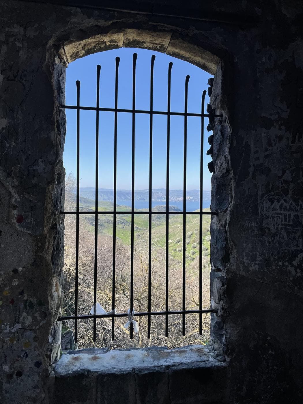 עין פיק – בריכה פושרת בכפר קדום, רמת הגולן - תמונה 4